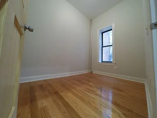 Rented by Standard Realty | media 21