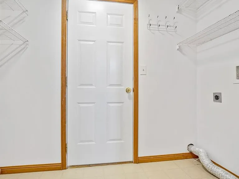 1334 Rachael Ln — Photo 22