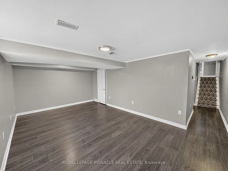 163 Livingston Ave N — Photo 27