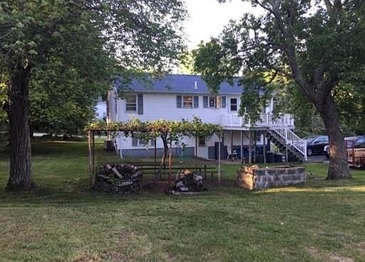 3rd image of 39 Slade Ave