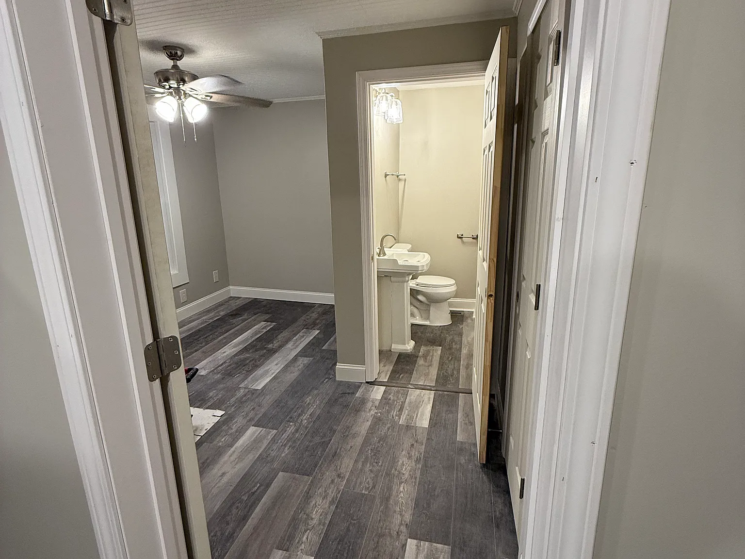 1419 Forest Ave — Photo 1