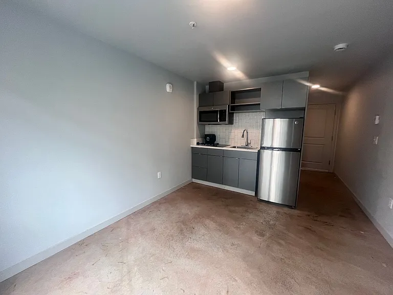 Minnie Flats | 101 Denny Way, Seattle, WA 98109 — Photo 23