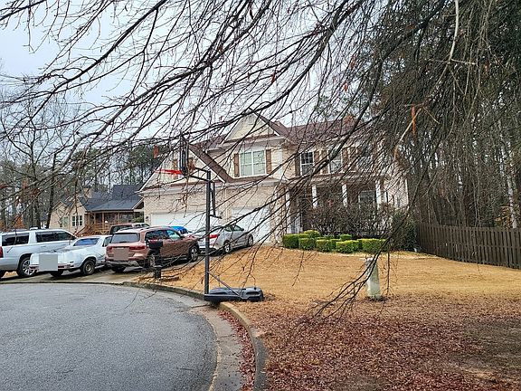 3rd image of 3066 Robinson Forest Pl