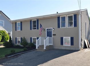 22 Linden St, Riverside, RI 02915