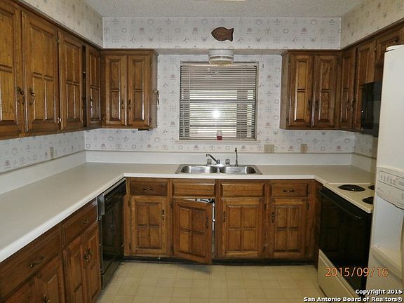 5th image of 202 Candice Dr N