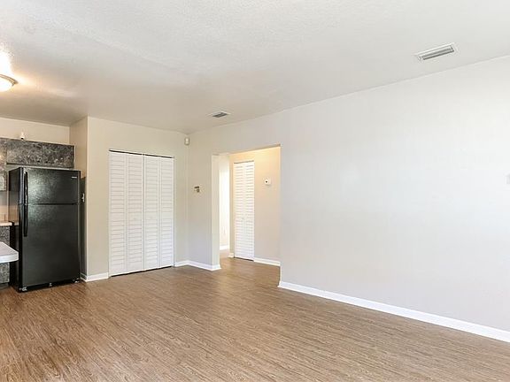 3rd image of 757 18th Ave S