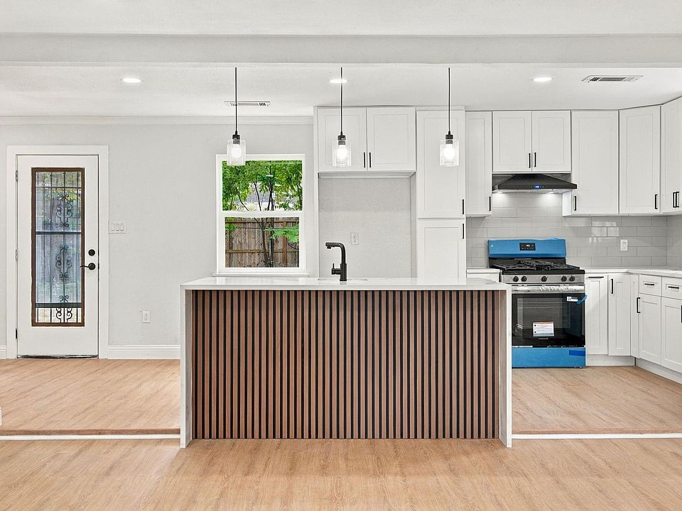 1st image of 3931 Tiffany Dr