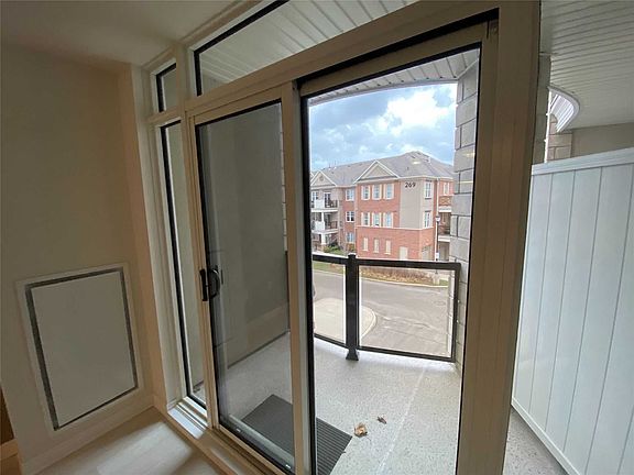 5th image of 216 Oak Park Blvd #205