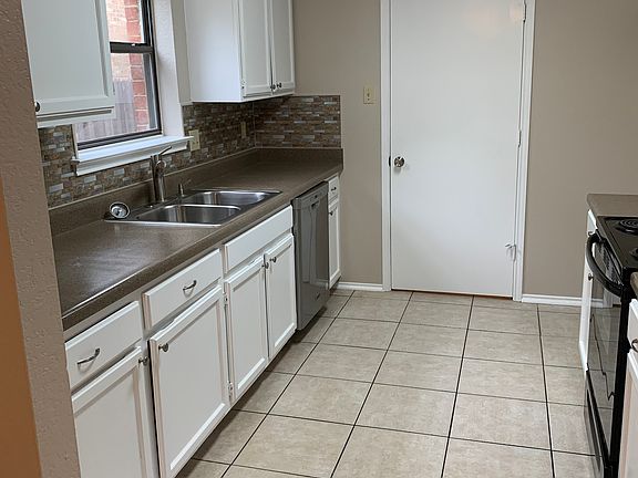 5th image of 1207 W Hudgins St