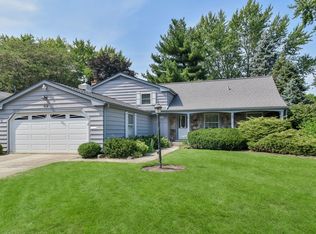 1357 Briarwood Dr, Naperville, IL 60540