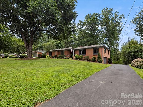 4th image of 19 Pheasant Dr