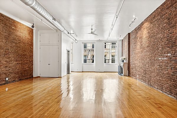1st image of 80 Franklin St APT 4