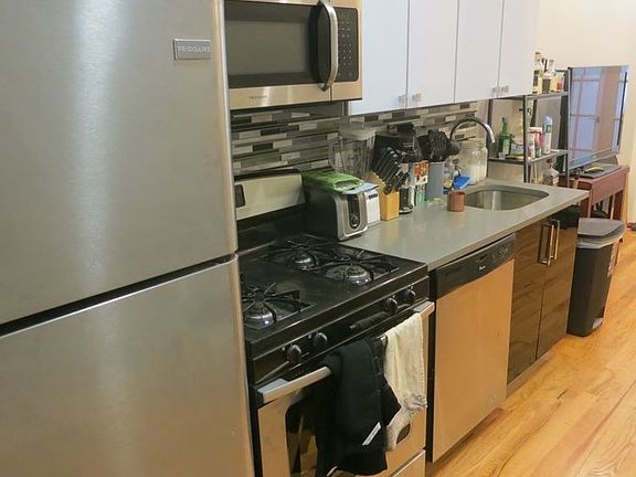 2nd image of 263 Melrose St #3E