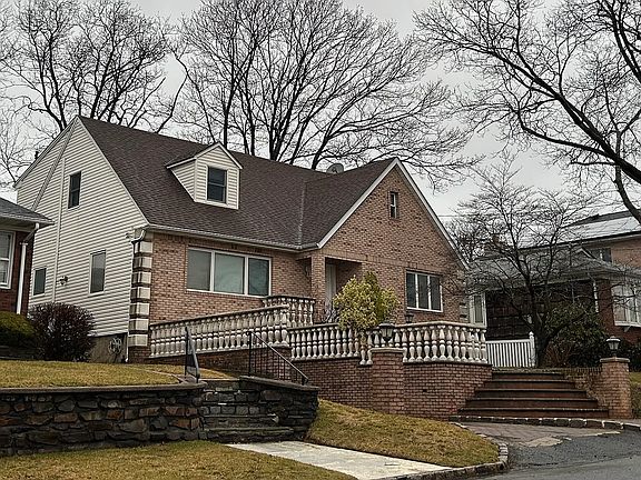 2nd image of 29 Schmidts Ln