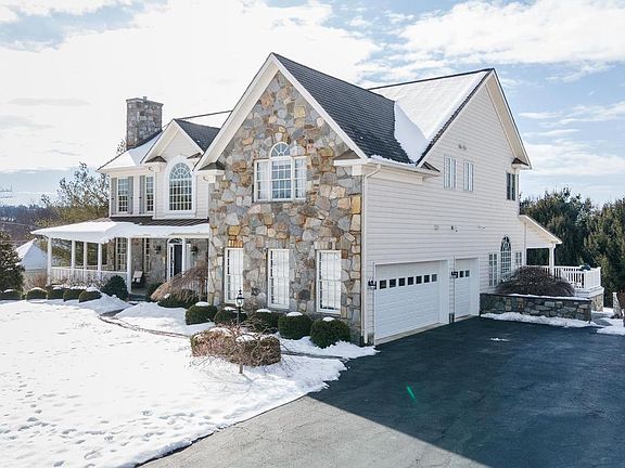 4th image of 6962 Snead Ct