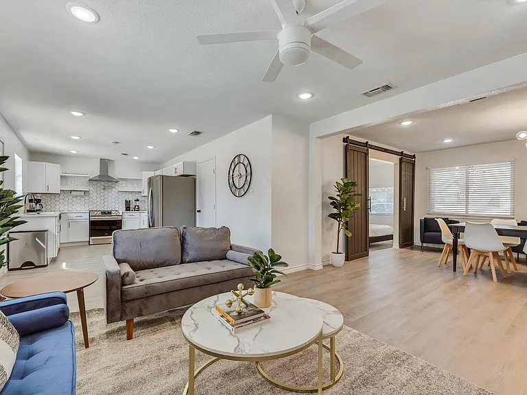 7920 Limerick Ln — Photo 9