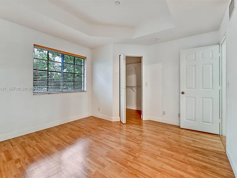 3897 Tree Top Dr — Photo 18