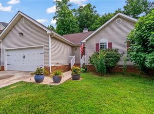 4712 Tuliptree Dr, Greensboro, NC 27455
