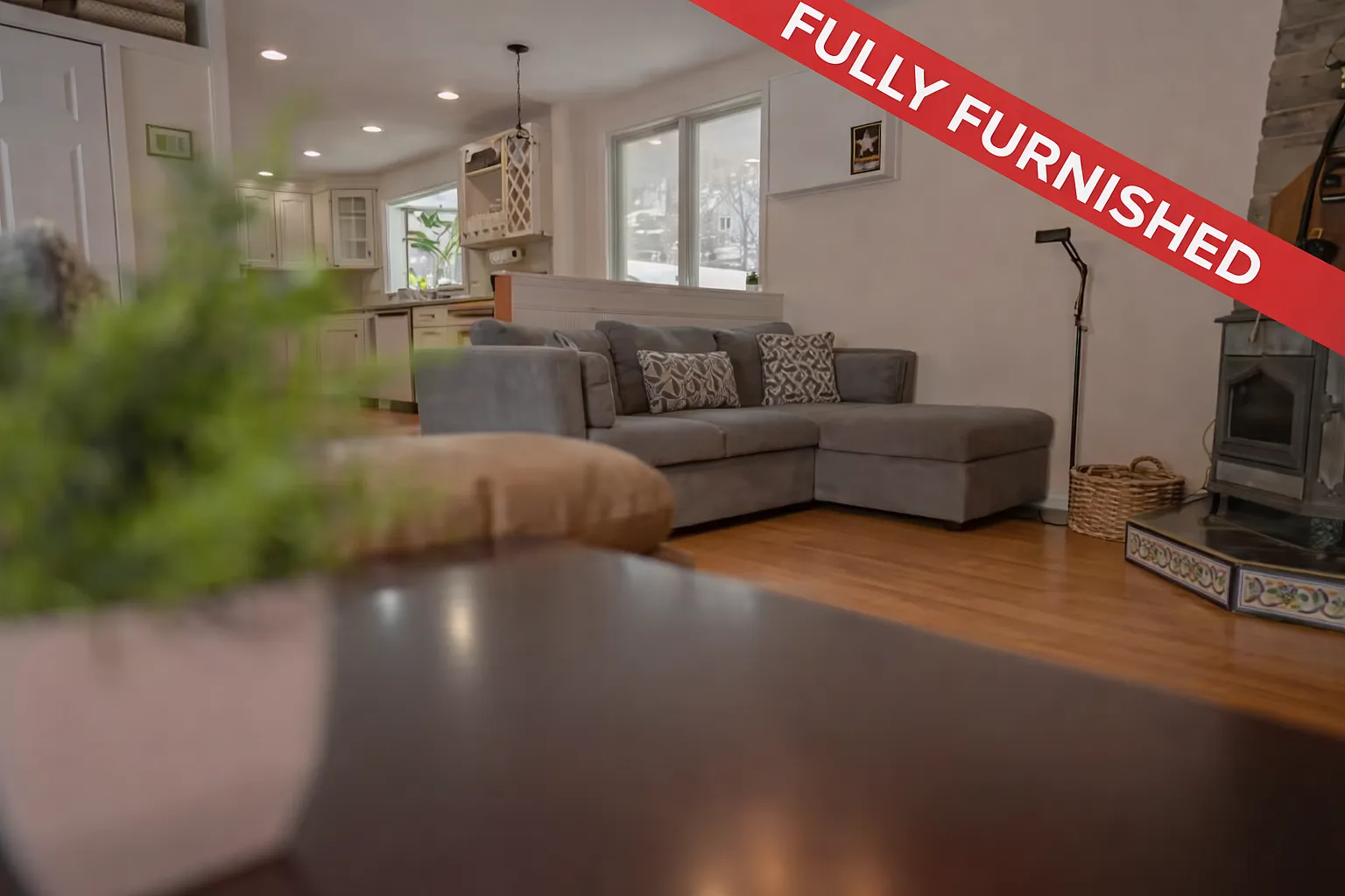 3 bed, 1.5 bath, 2152 sqft, $4,000 — Photo 1