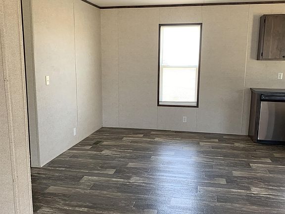 4th image of 189 Zackary St