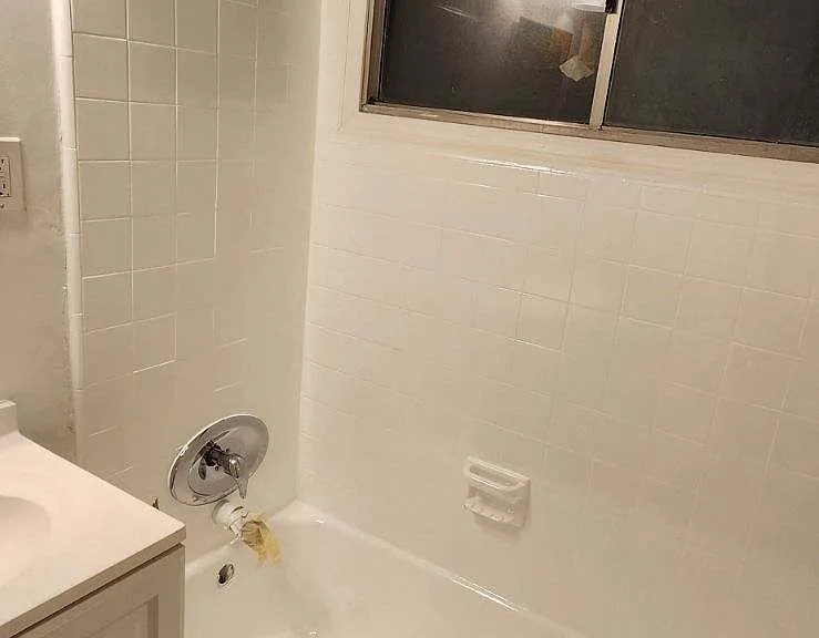 6128 De Longpre Ave #6 — Photo 6