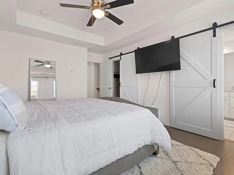 940 Society Cir SW — Photo 15