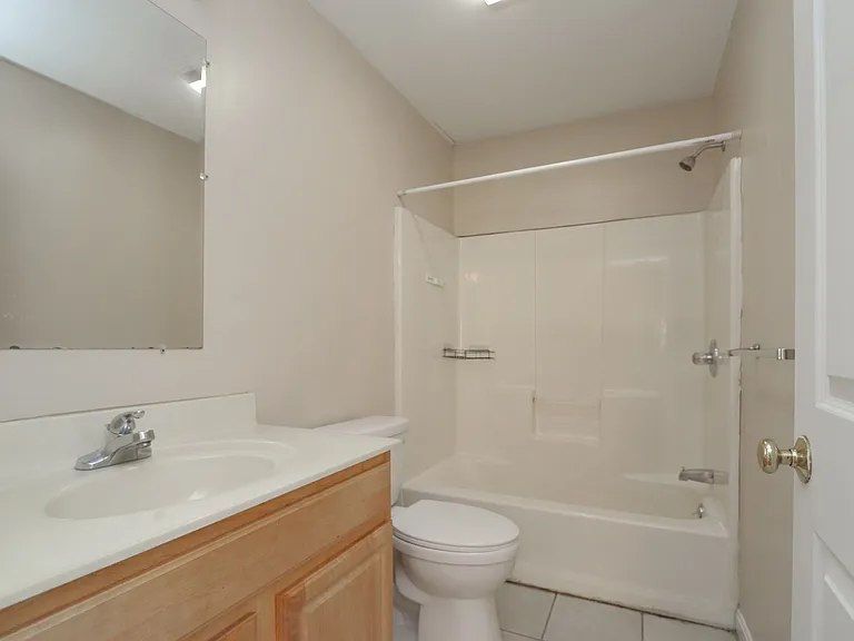 51-53 Winthrop St #R — Photo 26