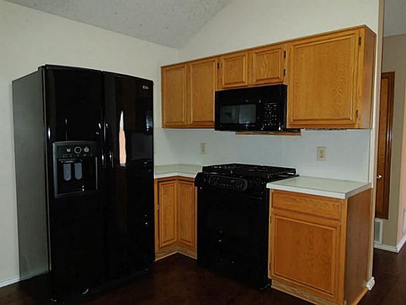 4th image of 4945 Marcus Dr