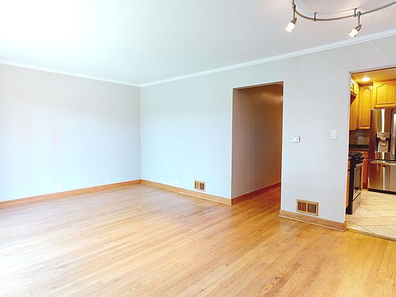 2nd image of 7451 N Oconto Ave
