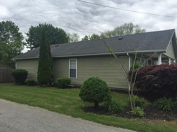 5th image of 112 N Hickory St