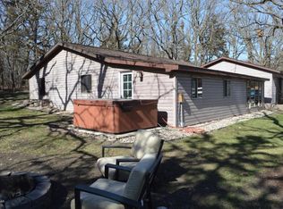 20429 115th St NE, New London, MN 56273