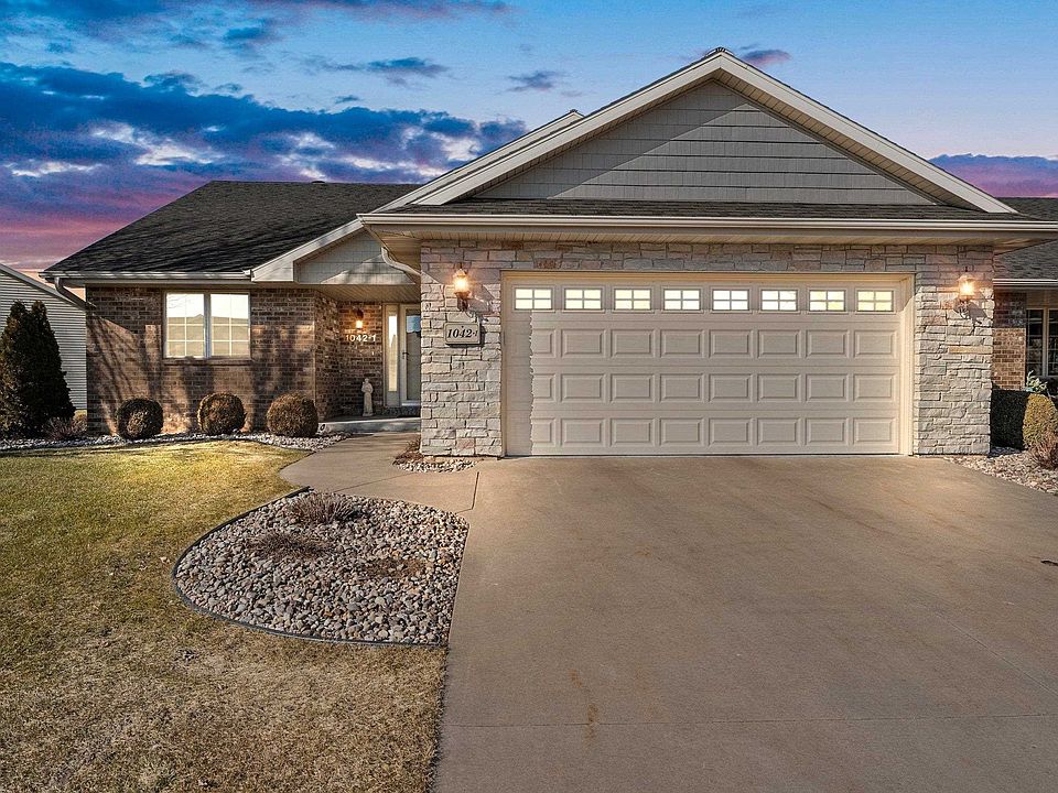 1st image of 1042-1 Misty Meadow Cir