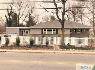 112 Clarendon Ct, Metuchen, NJ 08840