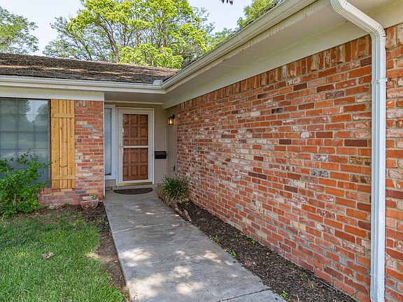 4th image of 3932 Puckett Dr