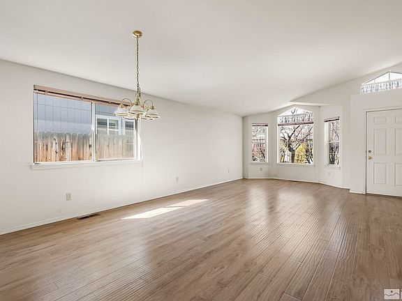 5th image of 2625 Blossom View Ln