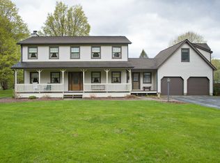 30 Apple Ring Rd, Red Hook, NY 12571