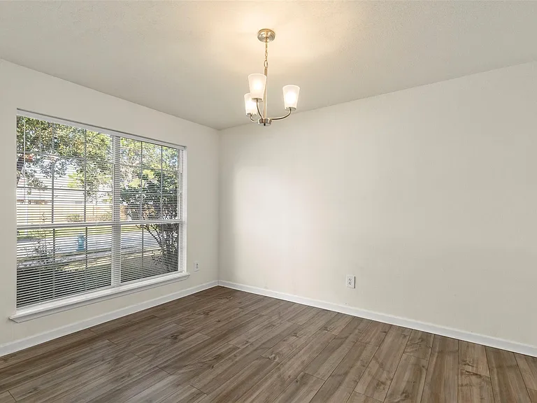 14106 Kinsbourne Ln — Photo 8