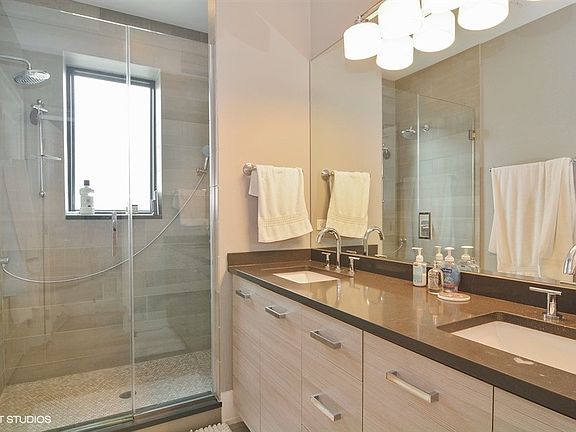 5th image of 4350 N Leavitt St #2