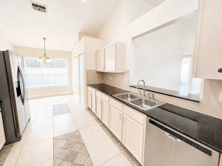 4201 Pine Isle Dr — Photo 7