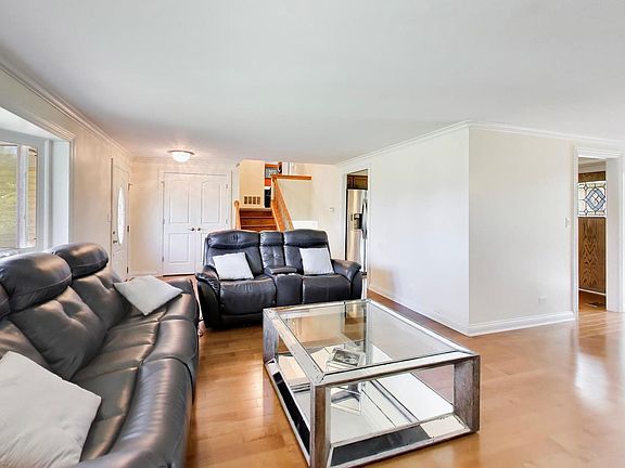 5th image of 1113 W Weathersfield Way