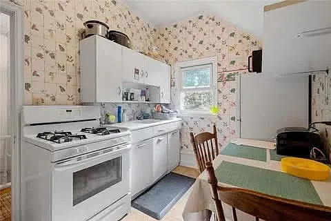4 bed, 6500 sqft, $775 — Photo 3
