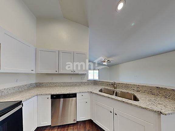 4th image of 7918 S Clarkson Ct