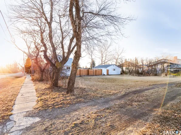 203 Saskatchewan Avenue, Luseland, SK S0L 2A0