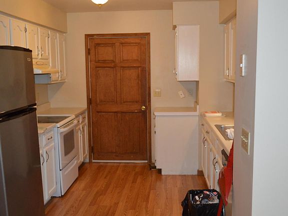 4th image of 18 Briar Ct
