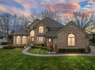 54868 Spyria Dr, Utica, MI 48315