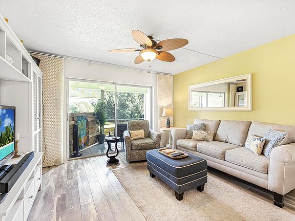 4th image of 5100 SW 90th Avenue #209