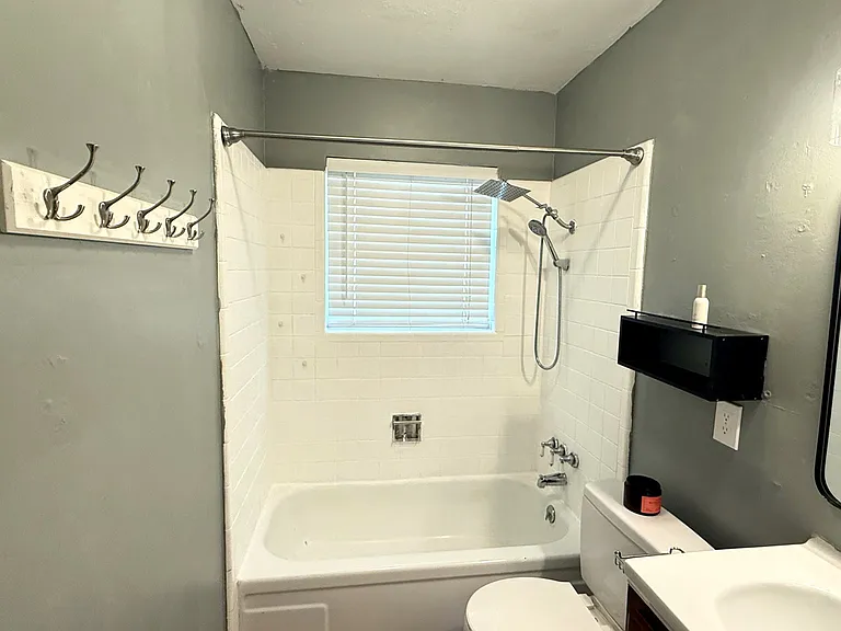 209 Brenda Dr — Photo 5