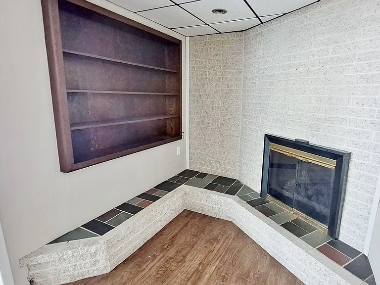 1170 Westminster Ave — Photo 28