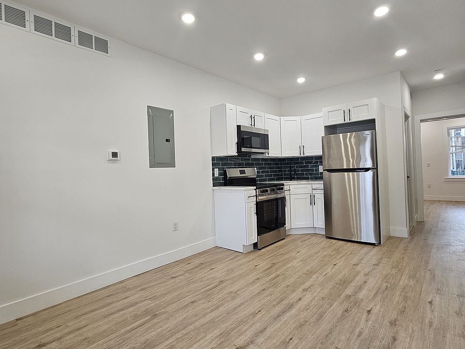 LR/Kitchen