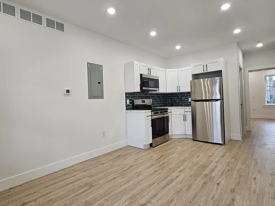 LR/Kitchen